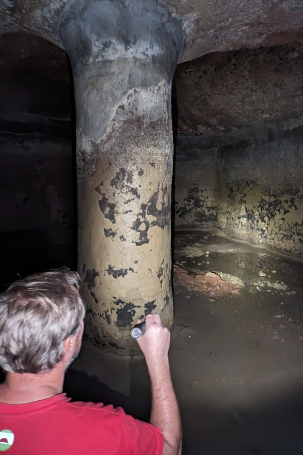 Empty water reservoir